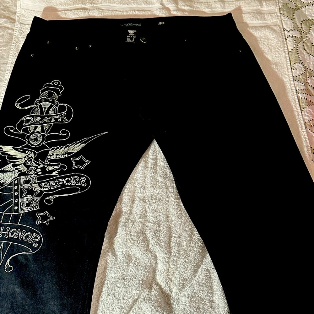 Vintage 2010 Ed Hardy Embroidered “Death Before Dishonor” Jeans (Size 40x32)